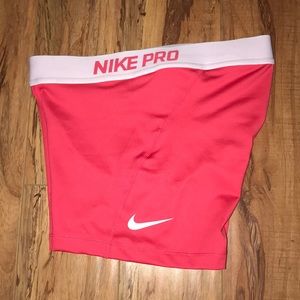 brand new nike pro🐷